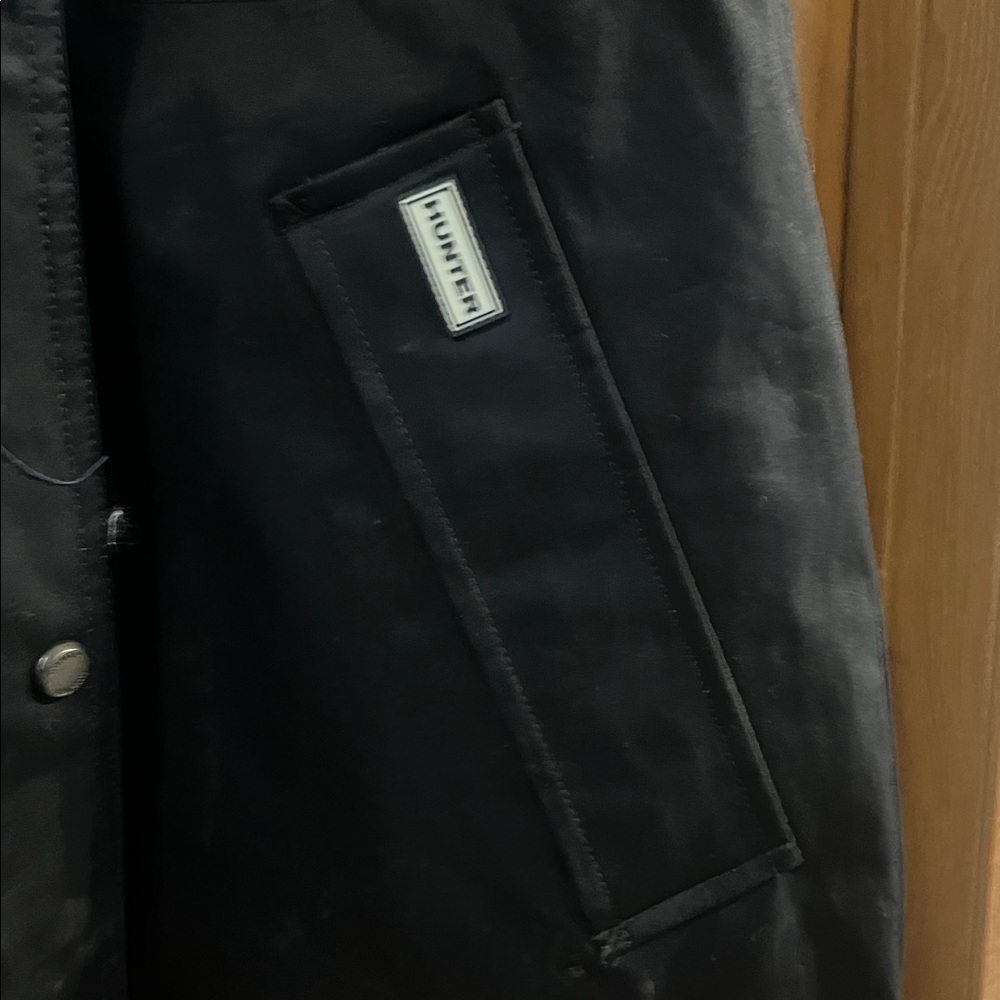 Hunter Women’s Black Water & Wind Resistant Rain Jacket NEW Small - Picture 5 of 12